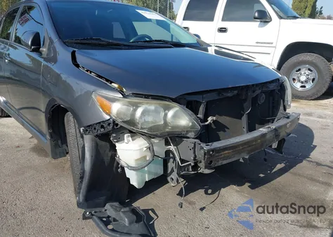 2011 Toyota Corolla S z USA, uszkodzony, nr VIN 2T1BU4EE6BC700638